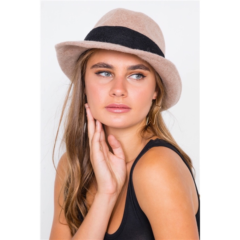 TAN CONTRAST TRIM FEDORA HAT